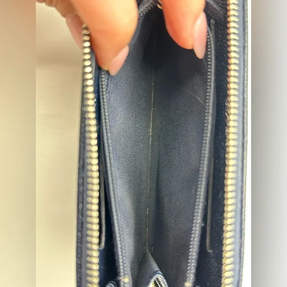 (SOLD) Chanel Medium Blue Leather Zip Wallet (2760****) - Picture 11 of 14